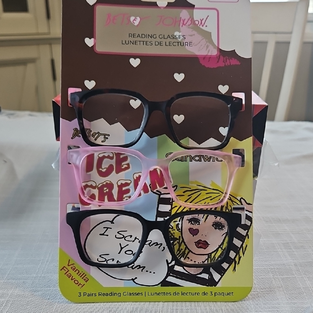 Betsey Johnson Reading Glasses 2.00 NEW